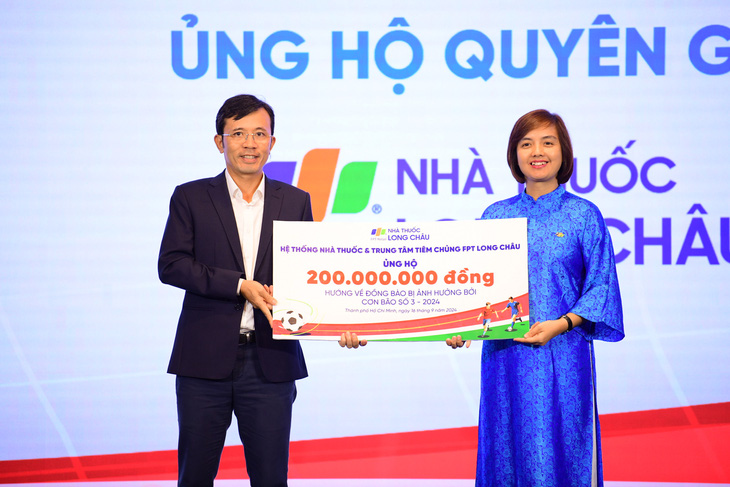 Giải bóng đá công nhân, viên chức Việt Nam 2024 nhận hơn 1 tỷ đồng ủng hộ đồng bào bị bão lũ - Ảnh 2.